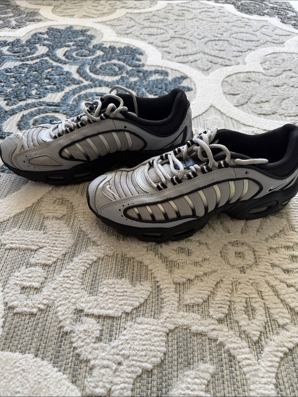 Nike Men's Gray and Black Running Sneakers
